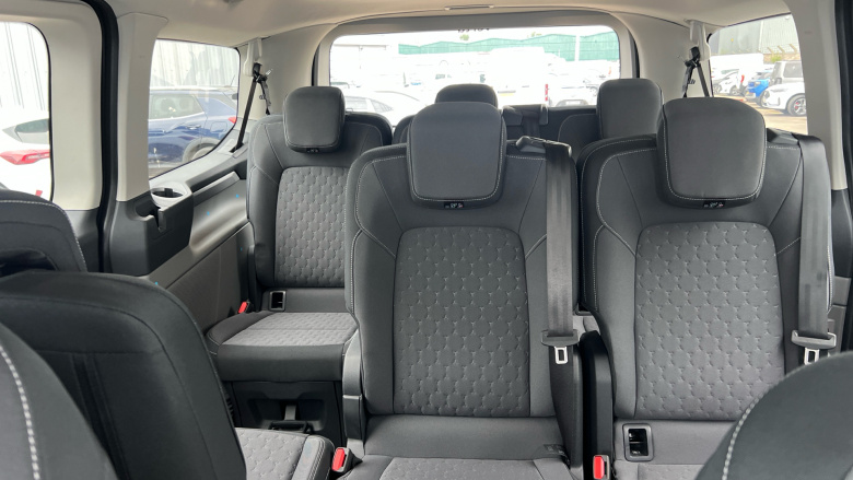 Ford Tourneo Custom 320 L1 Diesel Fwd 2.0 EcoBlue 136ps H1 Titanium 8 seater